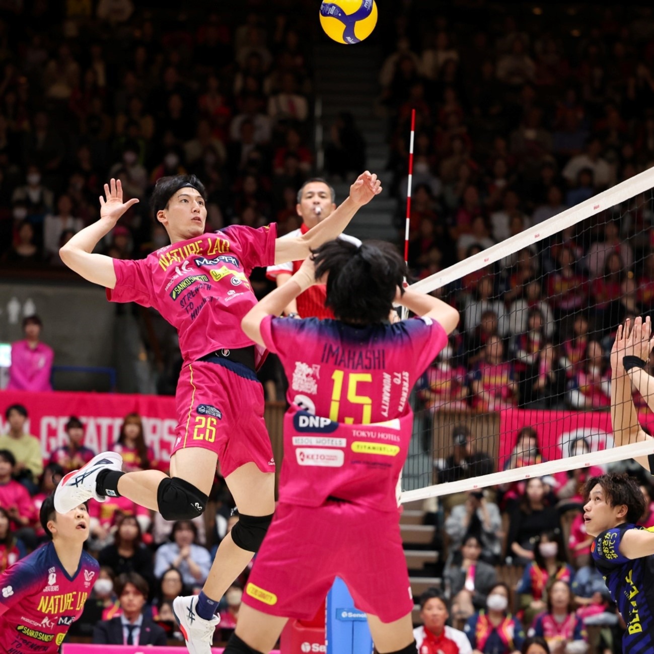 [中超]上海申花主场逆转战胜云南玉昆